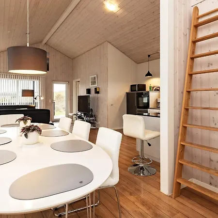 6 Person In Hirtshals-by Traum