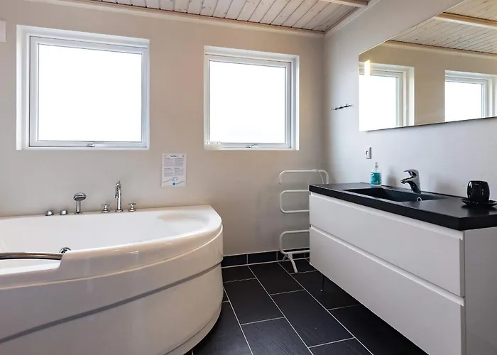 6 Person In Hirtshals-by Traum *